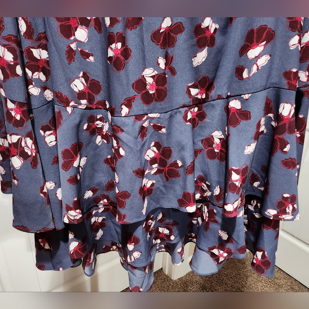 Lane Bryant Floral High-Low Blouse – Size 26 - Picture 5 of 6